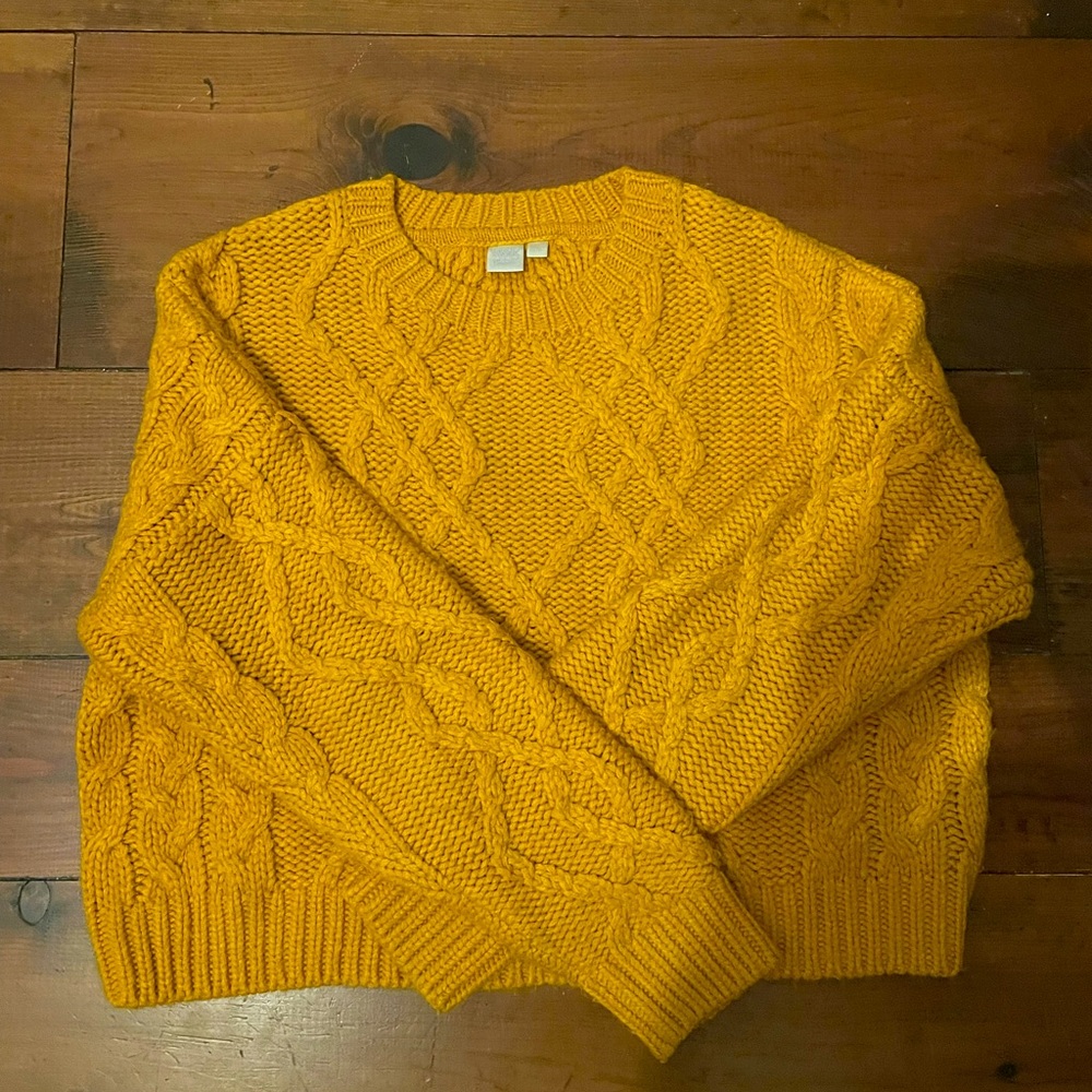 Chandail de laine « crop » jaune moutarde